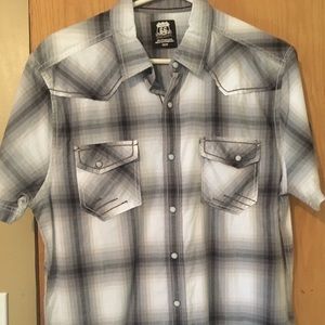Men’s medium gray & white short sleeve button down